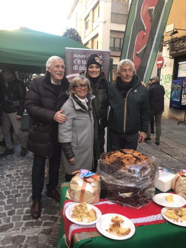 Un weekend di raccolta fondi per il Sant'Anna con i panettoni che fanno bene Un weekend di raccolta fondi per il Sant'Anna con i panettoni che fanno bene