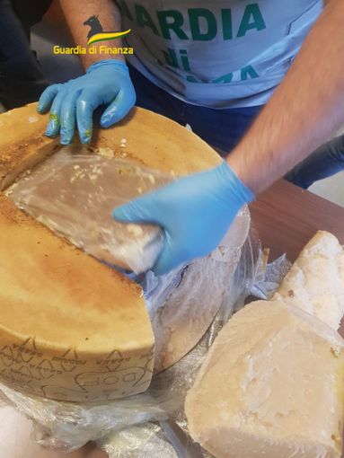 droga nascosta nel parmigiano
