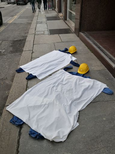 Sicurezza sul lavoro: a Torino un flash mob organizzato da Rifondazione comunista Sicurezza sul lavoro: a Torino un flash mob organizzato da Rifondazione comunista