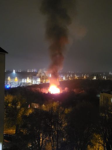 Incendio agli Orti di strada del Drosso a Mirafiori: in fiamme 5 baracche Incendio agli Orti di strada del Drosso a Mirafiori: in fiamme 5 baracche