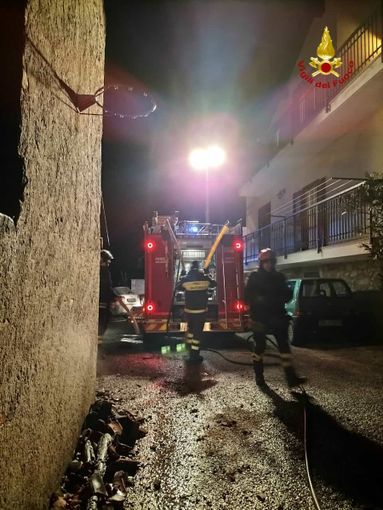 vigili del fuoco in azione vigili del fuoco in azione