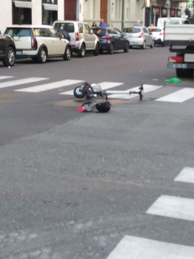 Un monopattino dopo un incidente Un monopattino dopo un incidente