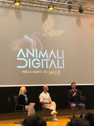 “Animali digitali ”: la Scuola a Teatro riflette sul Web