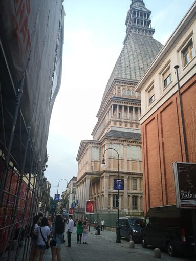 Niente folla in centro a Torino per il San Giovanni del Coronavirus Niente folla in centro a Torino per il San Giovanni del Coronavirus