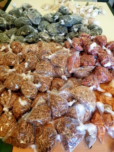 Venditori abusivi a Porta Palazzo, sequestrati diversi quintali di merce Venditori abusivi a Porta Palazzo, sequestrati diversi quintali di merce