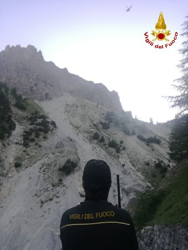 I Vigili del Fuoco soccorrono due escursionisti rimasti bloccati sul monte Chaberton