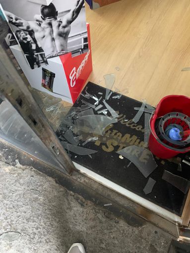 Via Mazzini in preda ai ladri: altri tre tentativi in settimana, i commercianti sono stufi