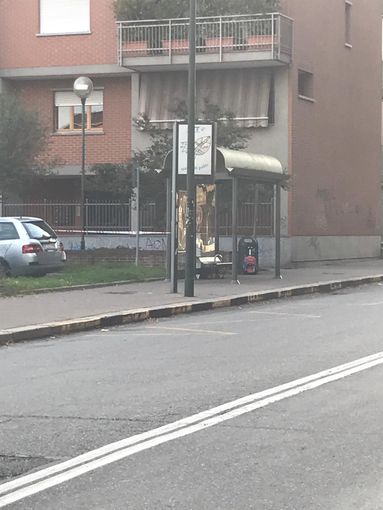 Zainetto abbandonato in via Lancia, allarme rientrato intorno alle 20: era vuoto. I carabinieri avevano chiuso la strada per precauzione Zainetto abbandonato in via Lancia, allarme rientrato intorno alle 20: era vuoto. I carabinieri avevano chiuso la strada per precauzione