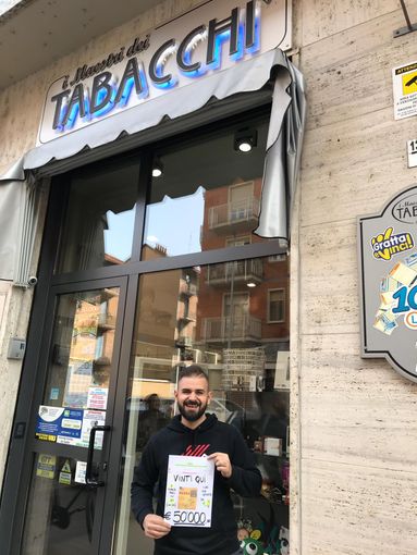 La fortuna sorride a una signora di Torino: gioca 2 euro al 10 e lotto e ne vince 50 mila La fortuna sorride a una signora di Torino: gioca 2 euro al 10 e lotto e ne vince 50 mila