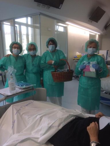 Volontarie Acto impegnate nelle visite all'ospedale Sant'Anna Volontarie Acto impegnate nelle visite all'ospedale Sant'Anna