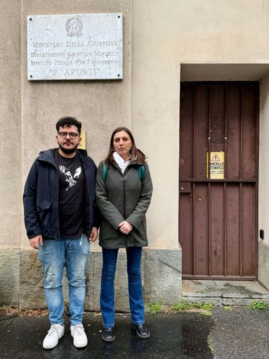 Patrick Zaki e Valentina Cera (AVS) in visita al carcere minorile di Torino