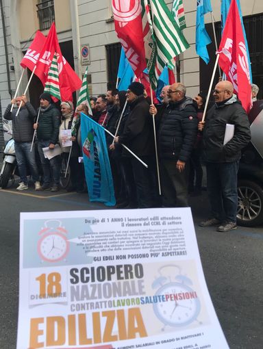 Edilizia al collasso, in otto anni -50% degli operai: il 18 dicembre a Torino manifesta tutto il nordovest Edilizia al collasso, in otto anni -50% degli operai: il 18 dicembre a Torino manifesta tutto il nordovest
