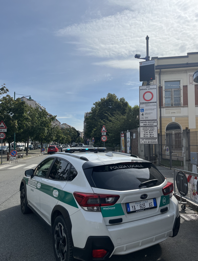 Chivasso: varchi elettronici monitoreranno il rispetto dei divieti di circolazione presso gli istituti scolastici