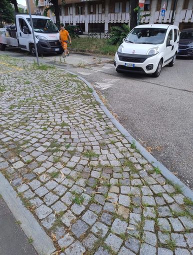 Nel luglio 2023 era stato chiuso al transito dei veicoli il tratto davanti alla scuola Gobetti