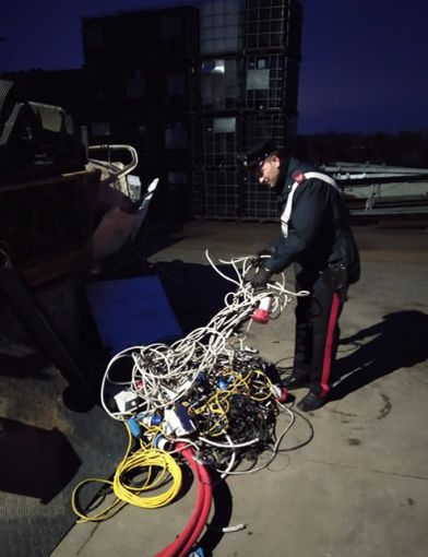 Moncalieri, trovati su un furgone con 300 chili di rame: denunciati