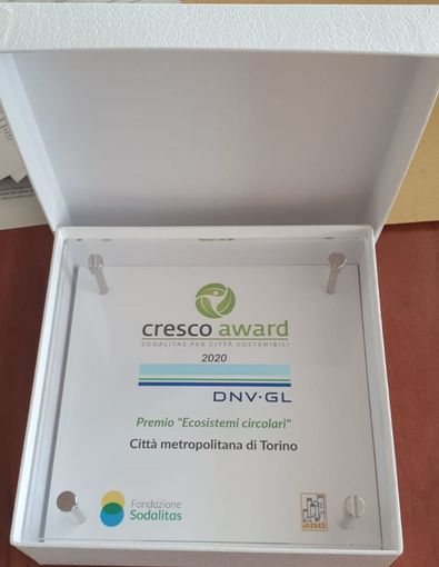 la targa del premio Cresco la targa del premio Cresco