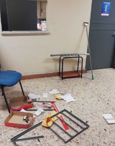 Le immagini della devastazione portata dai ladri presso la scuola Benedetto Croce, istituto comprensivo Ilaria Alpi