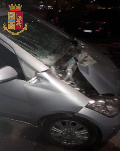 Danneggia auto con un ordigno per spaventare la ex compagna: dopo mesi di indagini scoperto dalla Polizia (VIDEO)