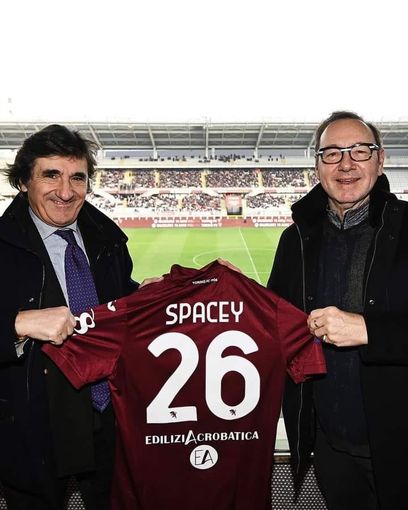Un Premio Oscar dal cuore granata: Kevin Spacey è allo stadio accanto al presidente Cairo