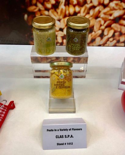 La Clas premiata alla PLMA di Amsterdam per tre prodotti innovativi. Grande soddisfazione per Renato Bersano e Massimo Bianchi La Clas premiata alla PLMA di Amsterdam per tre prodotti innovativi. Grande soddisfazione per Renato Bersano e Massimo Bianchi