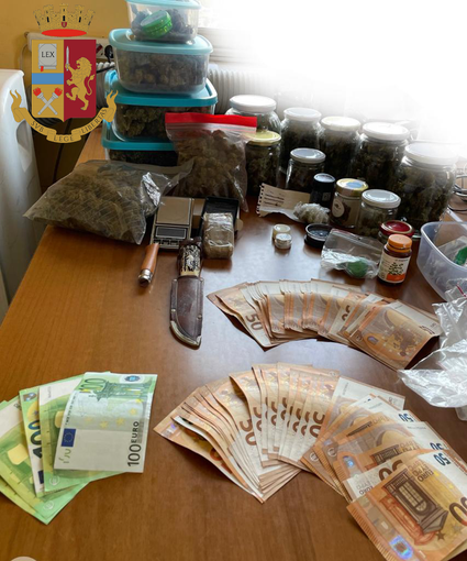 Pusher arrestato a Borgo Po: a casa aveva marijuana, hashish, cocaina