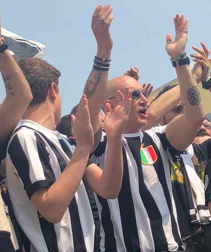 23/11/2018: Un doveroso tributo ai tanti, innumerevoli, ‘malati di Calcio’, con il cuore gonfio di Passione. 23/11/2018: Un doveroso tributo ai tanti, innumerevoli, ‘malati di Calcio’, con il cuore gonfio di Passione.