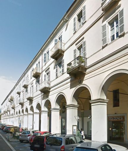 Domani e venerdì pulizia straordinaria dei portici di Pinerolo