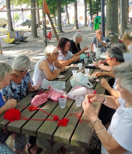 Le appassionate di uncinetto de ‘Il filo amico’