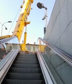 Gru uscita metro Dante