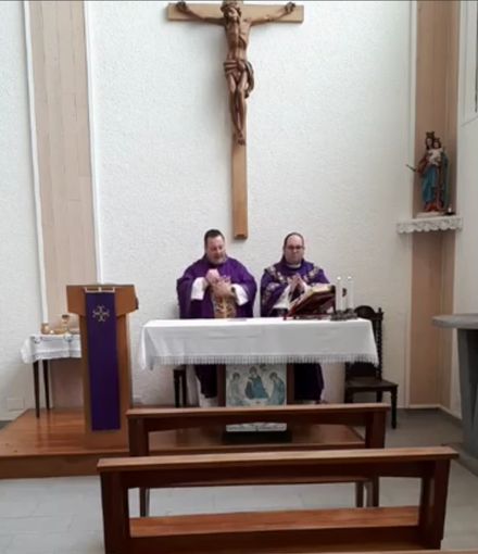 Da Pinerolo messa in diretta Facebook per aggirare la paura del virus Da Pinerolo messa in diretta Facebook per aggirare la paura del virus