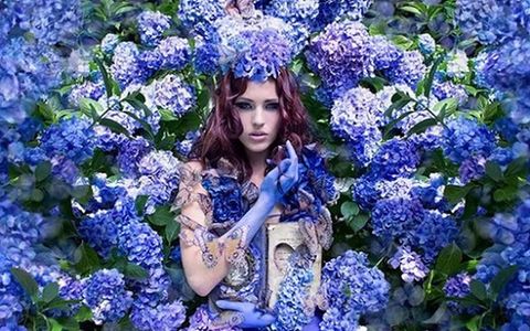 [Photo credits - Kirsty Mitchell - The secret Garden, 2010]