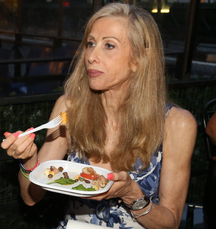 Persona che mangia Persona che mangia