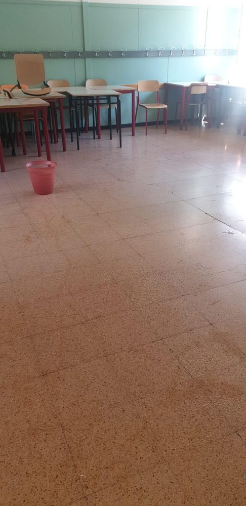 Collegno, chiusa per due giorni dopo gli atti vandalici la succursale del Curie-Levi Collegno, chiusa per due giorni dopo gli atti vandalici la succursale del Curie-Levi