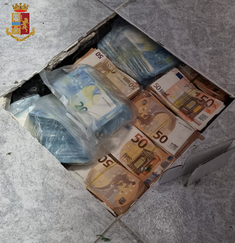 soldi contanti soldi contanti