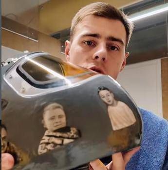 Milano Cortina 2026, Cio vieta casco di pattinatore ucraino con immagini atleti uccisi in guerra Milano Cortina 2026, Cio vieta casco di pattinatore ucraino con immagini atleti uccisi in guerra