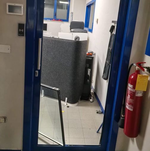 Nichelino, dopo il centro commerciale i ladri prendono di mira la piscina