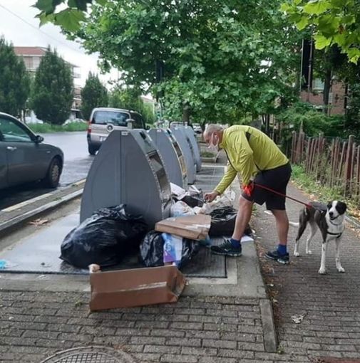 Collegno, il sindaco scopre rifiuti abbandonati: chiamate le guardie ecologiche