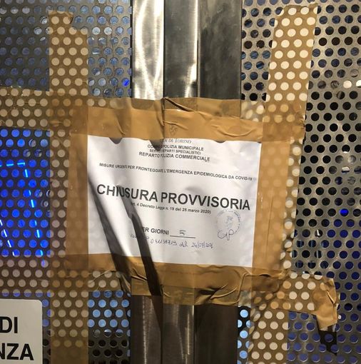 il locale chiuso dalla Municipale