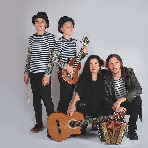 A Oulx di scena il teatro di strada e un concerto a impatto zero (pedalando su due ruote)