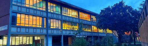 La "Cairoli" cambia look. 2 milioni per rifare impianti, luci e tetto della scuola La "Cairoli" cambia look. 2 milioni per rifare impianti, luci e tetto della scuola