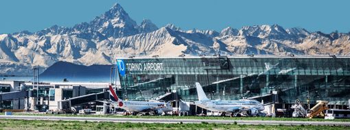 Aeroporti: Torino, da soci Sagat ok a bilancio 2023, dividendo complessivo di 12 milioni Aeroporti: Torino, da soci Sagat ok a bilancio 2023, dividendo complessivo di 12 milioni