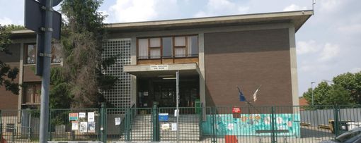 Nichelino, si rompe la serratura d'ingresso alla elementare Don Milani: i bambini restano fuori