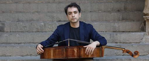 "Sette violoncelli per raccontare in una settimana l'isolamento del lockdown" "Sette violoncelli per raccontare in una settimana l'isolamento del lockdown"
