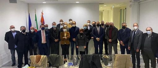 foto di gruppo Cirio con rappresentanti foto di gruppo Cirio con rappresentanti