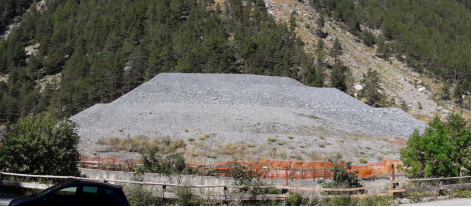 Melezet, dopo 10 anni in arrivo la protezione paramassi della Provinciale 216 Melezet, dopo 10 anni in arrivo la protezione paramassi della Provinciale 216