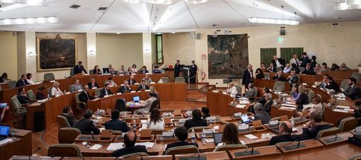 Regione Piemonte, il presidente e i consiglieri dell’Ufficio di Presidenza hanno ripartito i compiti per l’undicesima legislatura Regione Piemonte, il presidente e i consiglieri dell’Ufficio di Presidenza hanno ripartito i compiti per l’undicesima legislatura
