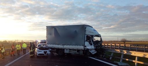 Incidente sulla Torino-Savona: autostrada chiusa tra Marene e Carmagnola, traffico in tilt