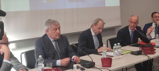Elezioni, Forza Italia con Tajani incontra i professionisti della casa e dell'edilizia Elezioni, Forza Italia con Tajani incontra i professionisti della casa e dell'edilizia