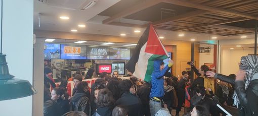 La Sala Rossa condanna gli scontri avvenuti durante la manifestazione pro Pal La Sala Rossa condanna gli scontri avvenuti durante la manifestazione pro Pal