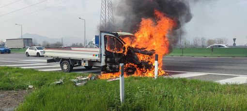 camion in fiamme